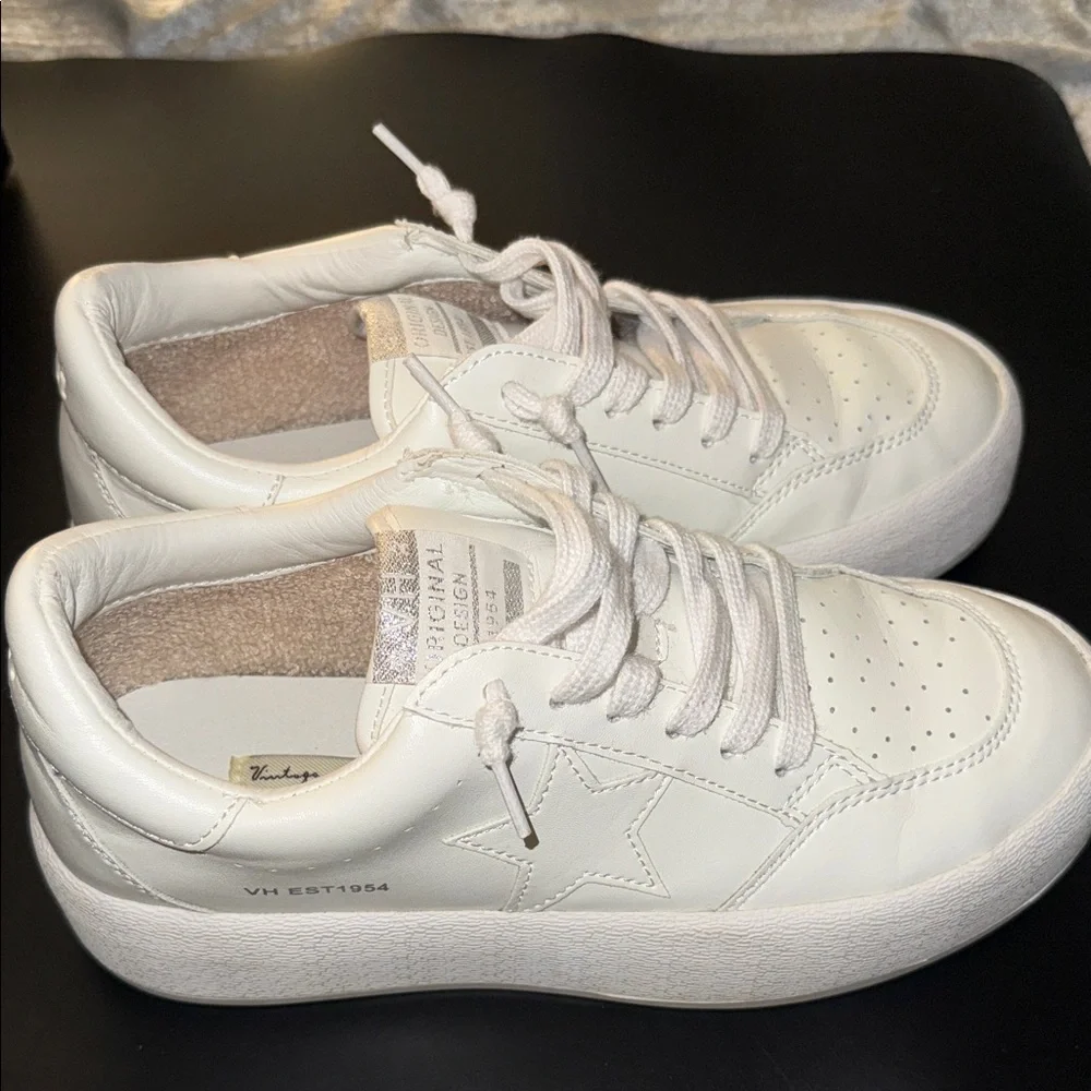 Vintage Havana Cream Leather Sneakers - Picture 4 of 9